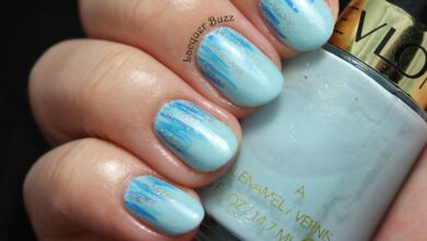 7 Ide Nail Art Lagoon Blue, Dari Soft Matte Sampai Bold Glitter yang Elegan