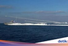 Iran Tembakkan Rudal-Drone ke Kapal Perusak AS di Laut Oman, Klaim Lawan Mundur