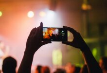 Saat Venue Gelap, Layar Tetap Aman, Fitur Anti-Intip Samsung Ini Bikin Tenang