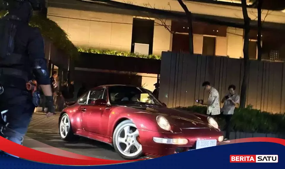 KPK Sita 12 Kendaraan Dan Perhiasan Dari Rumah Silmy Karim, Jejak Dana WNA Terbongkar