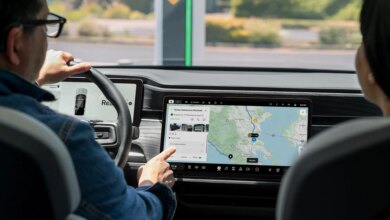 Rivian Tolak Android Auto Dan CarPlay, Bertaruh Pada AI Yang Belum Teruji