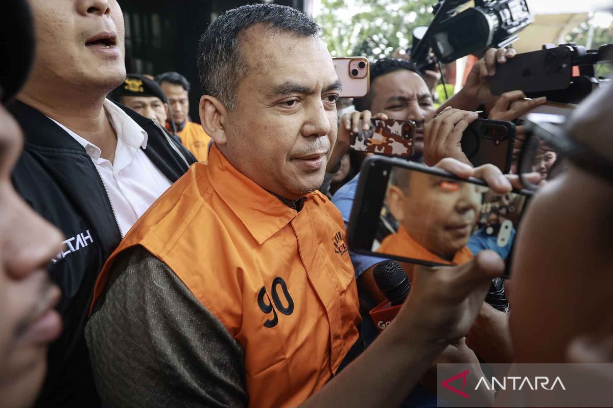 Silmy Karim Tiba Di KPK Tengah Malam, Akhiri Pencarian Usai OTT Imigrasi Jakarta Barat