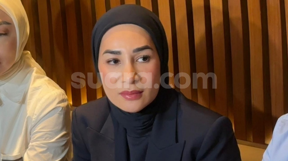 KTP Hingga Gaji Rp2,5 Juta Ditahan Erin Taulany, Eks ART Siap Tempuh Jalur Polisi
