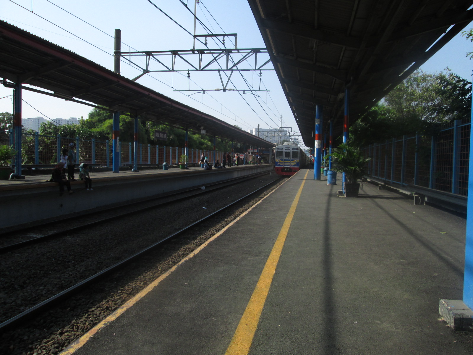 Pasar Minggu Tak Pernah Tidur, Terminal Yang Berubah Jadi Pasar dan Menghidupi Ribuan Warga