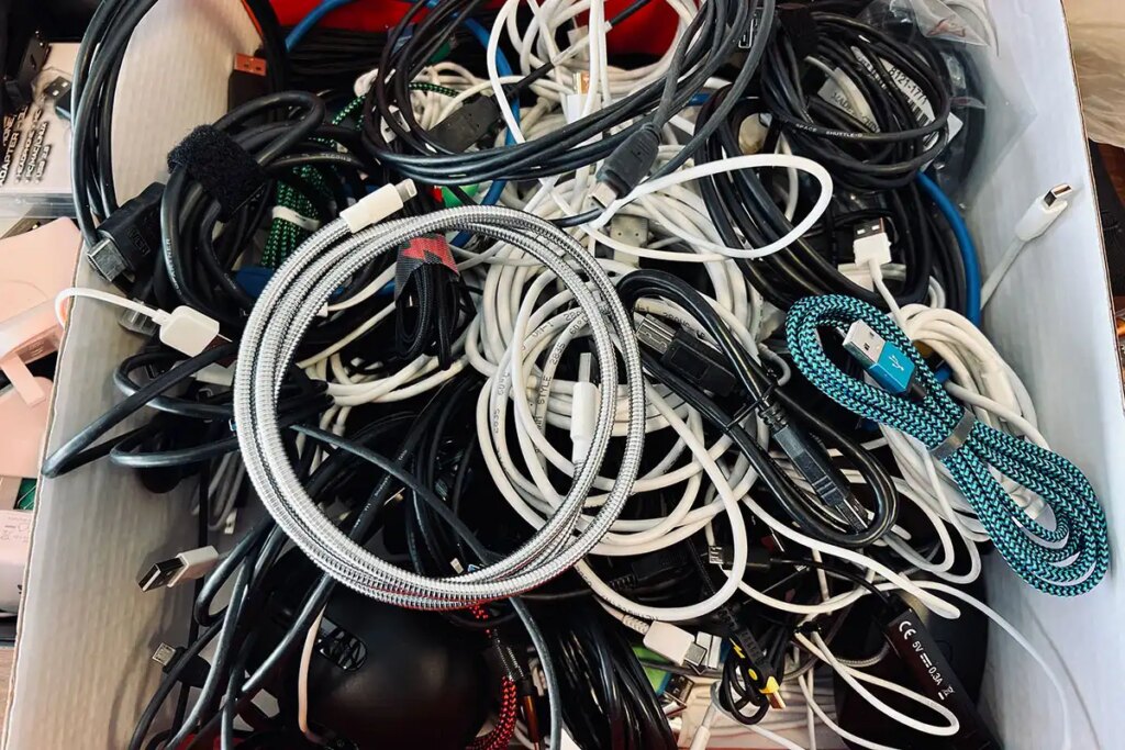 Kabel Kusut Bikin Dongkol, USB-C Magnetik Ini Rapikan Meja Seketika