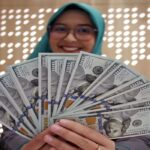 Dolar AS Kian Menguat, Rupiah Tertekan dan Emas Ikut Rentan Melemah