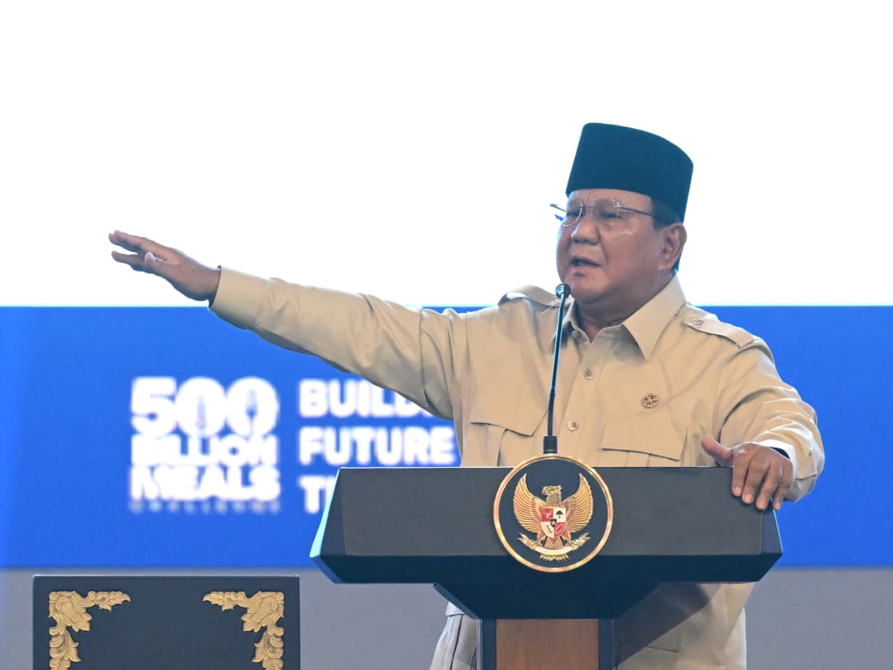 Prabowo Rombak Total BGN, Eks Jurnalis Hingga Mayjen TNI Kini Pegang Kendali MBG