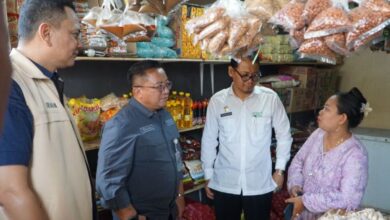Bulog Jatim Salurkan Bantuan Ke 5,6 Juta Warga, Harga Beras Dijaga Saat Kemarau