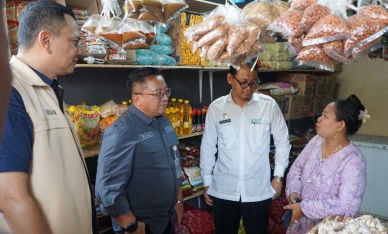 Bulog Jatim Salurkan Bantuan Ke 5,6 Juta Warga, Harga Beras Dijaga Saat Kemarau