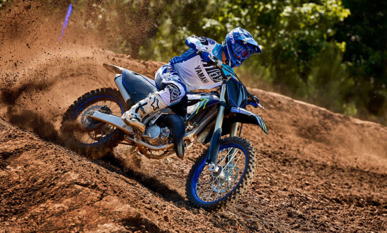 Yamaha YZ125 Masih Sulit Tergeser, Brutal Di Trek Tapi Menuntut Teknik Serius