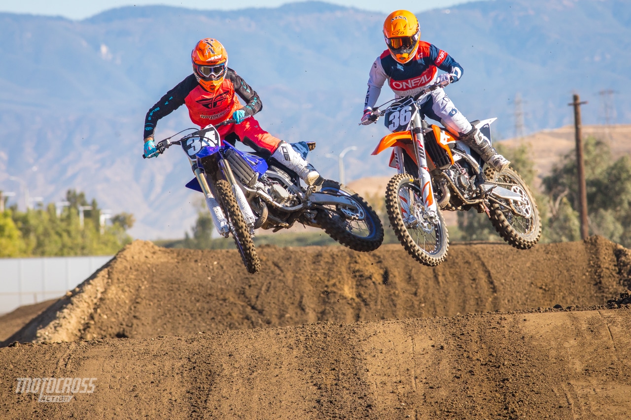 Yamaha YZ125 Vs KTM 125 SX, Yang Lebih Jinak Ternyata Bisa Paling Mematikan
