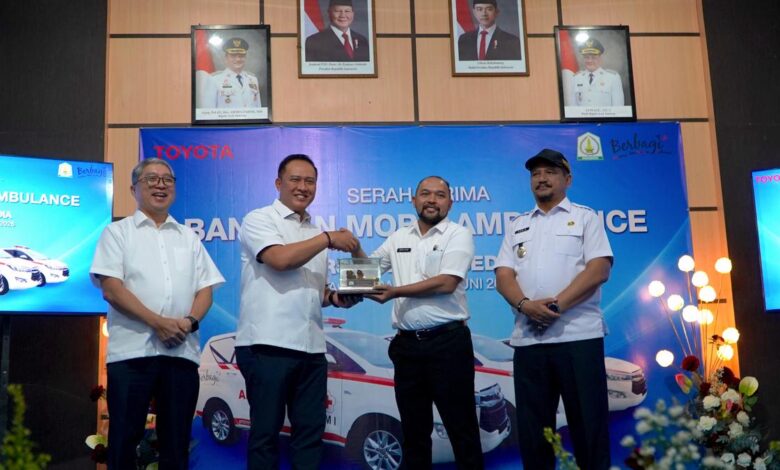 Toyota Serahkan 3 Innova Ambulans Ke Aceh Tamiang, Penopang Pemulihan Pascabencana
