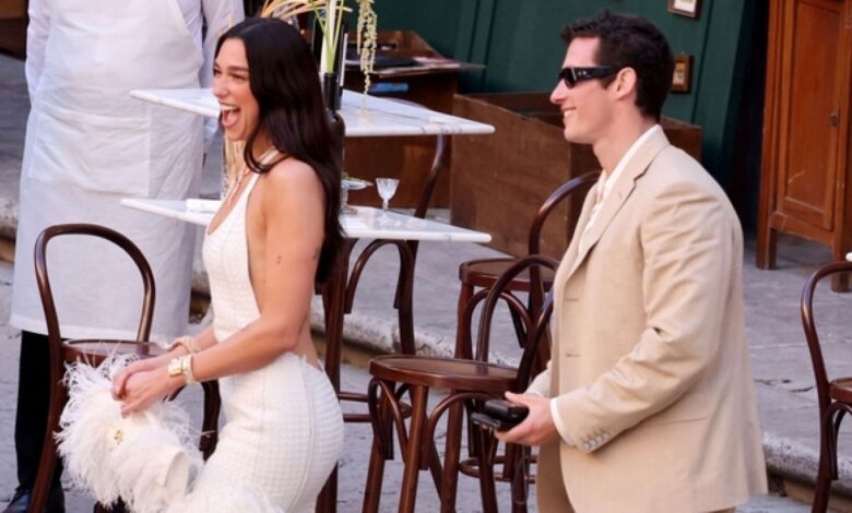Dua Lipa Rayakan Pernikahan Di Italia, Gaun New Bottega Veneta-Nya Langsung Mencuri Perhatian