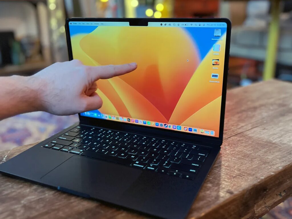 Apple Siapkan MacBook Layar Sentuh Pertama, September Bisa Jadi Titik Balik Mac