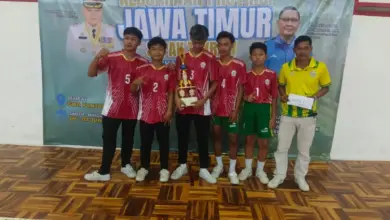 Keterbatasan Tak Menahan Bawean, Tim SMAN 1 Sangkapura Rebut Emas di GOR Kanjuruhan