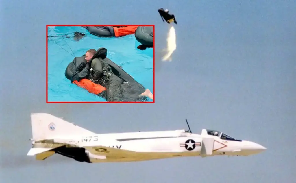 Jet Tempur Ini Tak Pakai Kursi Lontar, Kru Malah Meluncur Keluar Dari Perut Pesawat