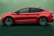 Skoda Enyaq 2026 Sudah Bagus, Tapi Versi Paling Menarik Justru Baru Datang Nanti