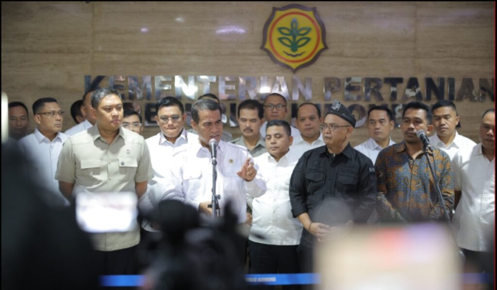 Amran Gerak Cepat Pulihkan Harga TBS, Petani Sawit Mulai Bernapas Lega