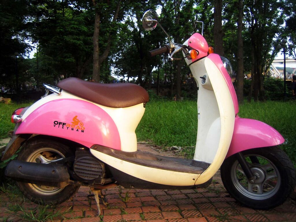 Honda Scoopy Tembus 59 Km/Liter, Iritnya Menggoda Tapi Suspensinya Bisa Bikin Pegal