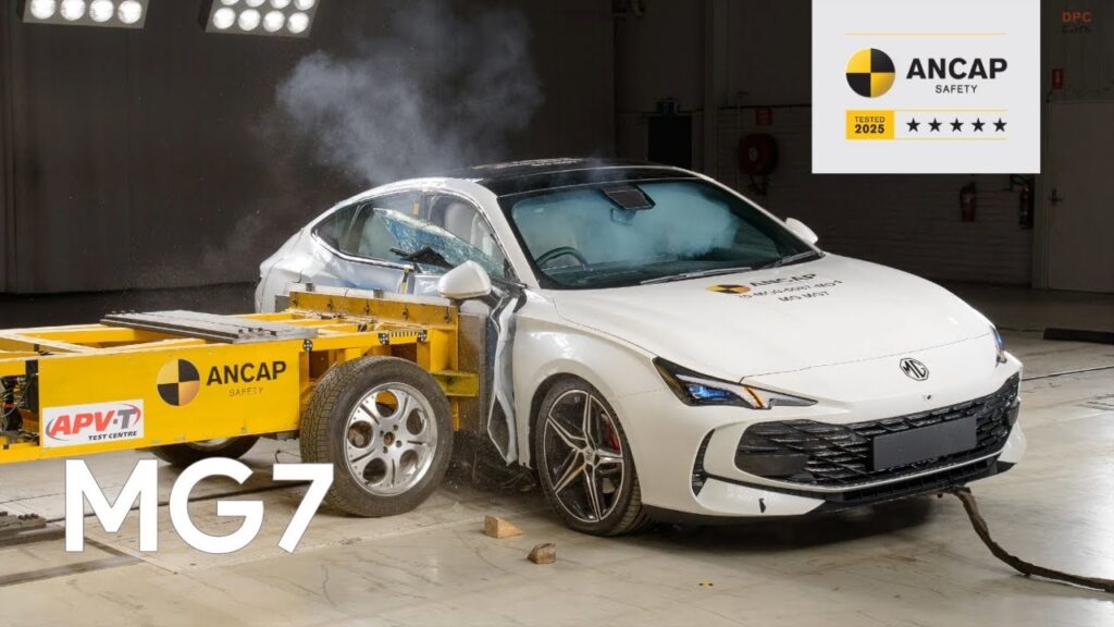 Moncongnya Remuk Saat Crash Test, MG 7 Tetap Sabet 5 Bintang ANCAP