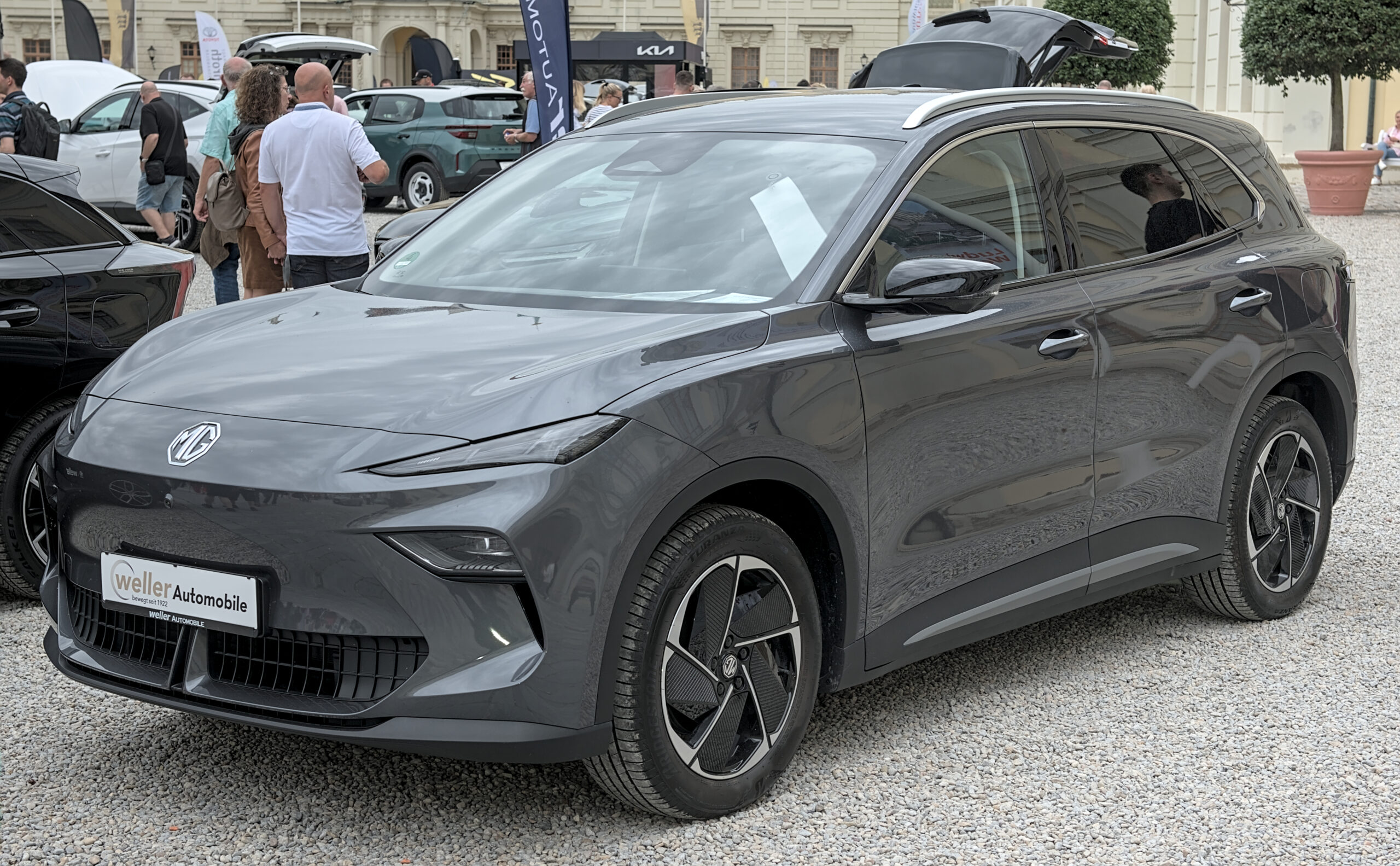 MG S5 EV Bukan Sekadar SUV Listrik, Tetap Familiar Untuk Keluarga Tapi Lebih Serius