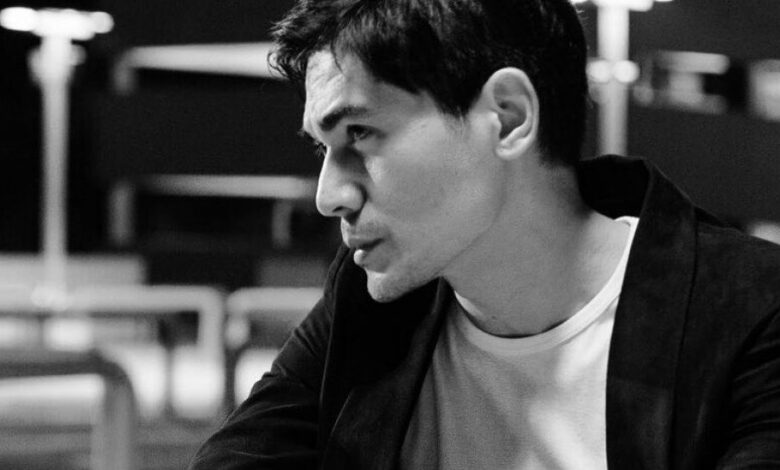 Tyo Nugros Dicekal Saat Ke Malaysia, Dewa 19 Kehilangan Drummer Menit Terakhir, Al Ghazali Turun Tangan