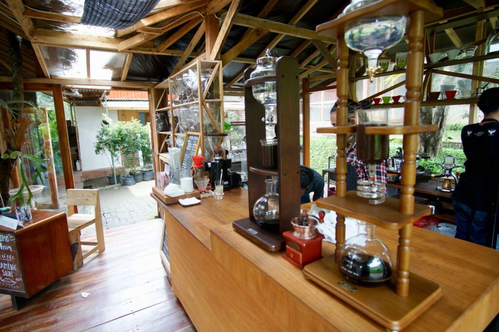 Bandung Ternyata Punya Tea House Sekeren Ini, Dari Homey Sampai Sejarah Teh