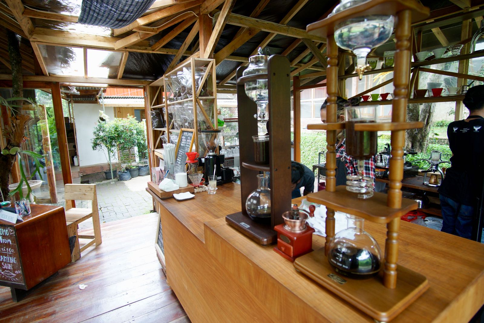Bandung Ternyata Punya Tea House Sekeren Ini, Dari Homey Sampai Sejarah Teh
