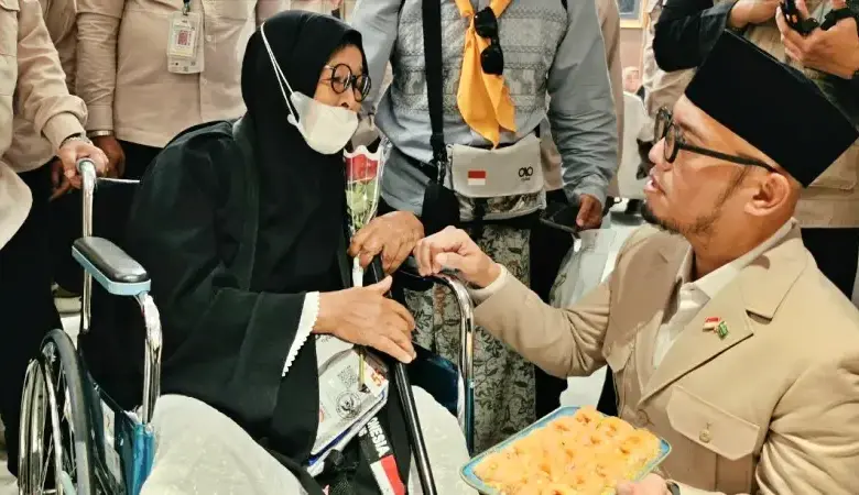 Badal Haji Rp10 Juta Diduga Tipu-Tipu, Jemaah KBIHU Jabar Rugi Rp1,4 Miliar