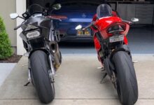 Ducati Panigale V4 S Vs Aprilia RSV4 Factory, Brute Force Lawan Presisi Sasis Italia