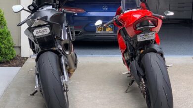 Ducati Panigale V4 S Vs Aprilia RSV4 Factory, Brute Force Lawan Presisi Sasis Italia