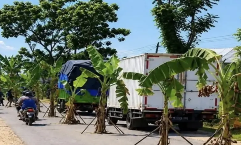 Rp200 Miliar Dialihkan, Warga Jateng Tak Lagi Menunggu Jalan Rusak Sampai September