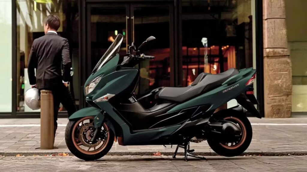 Brixton G400T Bikin Burgman 400 Terlihat Lebih Mahal, Tapi Touring Masih Punya Raja Mapan