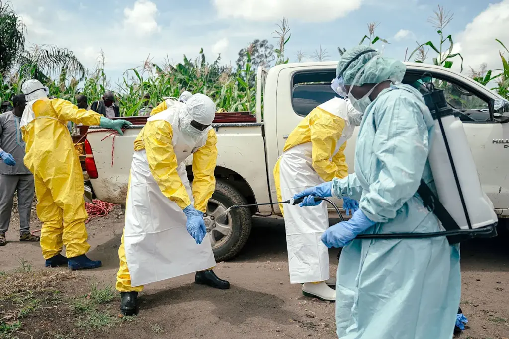 Ebola Tak Lagi Sekadar Virus, Runtuhnya Bantuan Kesehatan Membuat Respons Kian Rapuh