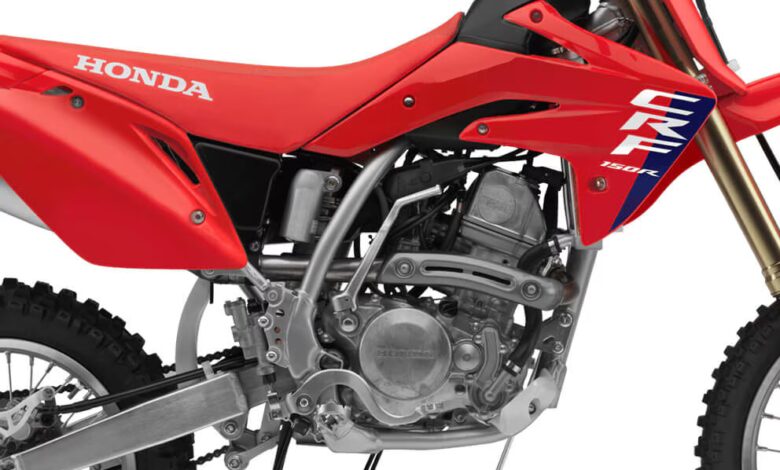 Honda CRF 150L 2026 Naik Tipis, Motor Trail Andalan Ini Masih Sulit Disamai
