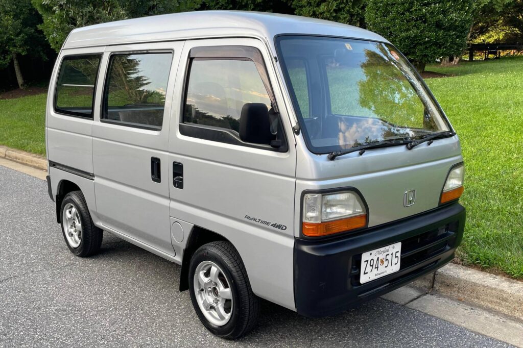 Kei Van Manual Baru dari Daihatsu, Safety Makin Pintar dengan Harga yang Tetap Menggoda