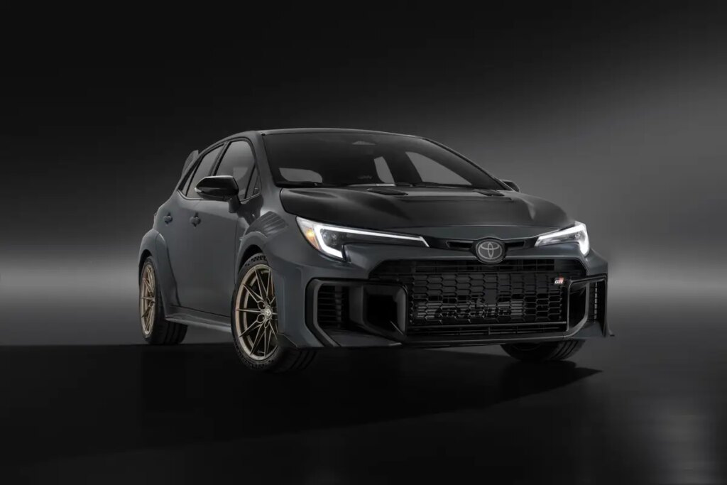 GRMN Corolla Lebih Ganas dari GR Corolla, Kabin Dua Kursi Jadi Kejutan Terbesarnya