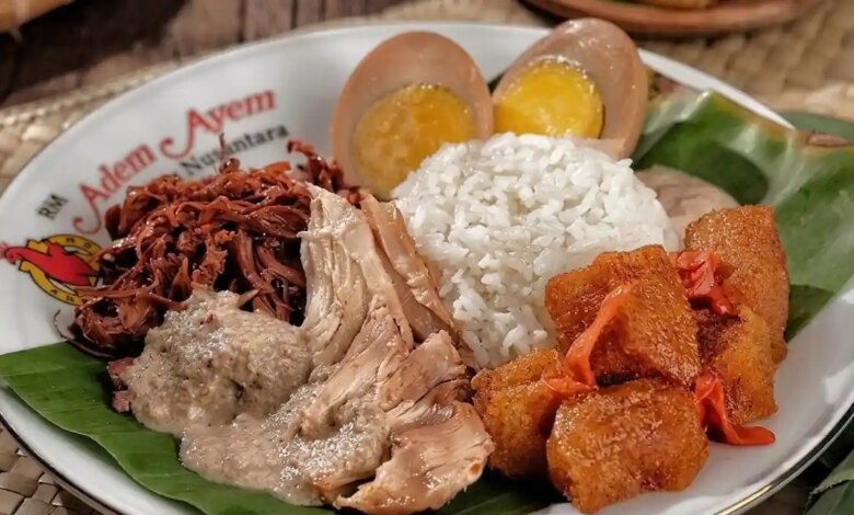 3 Tempat Makan Siang di Laweyan yang Menjaga Cita Rasa Solo Tetap Hidup