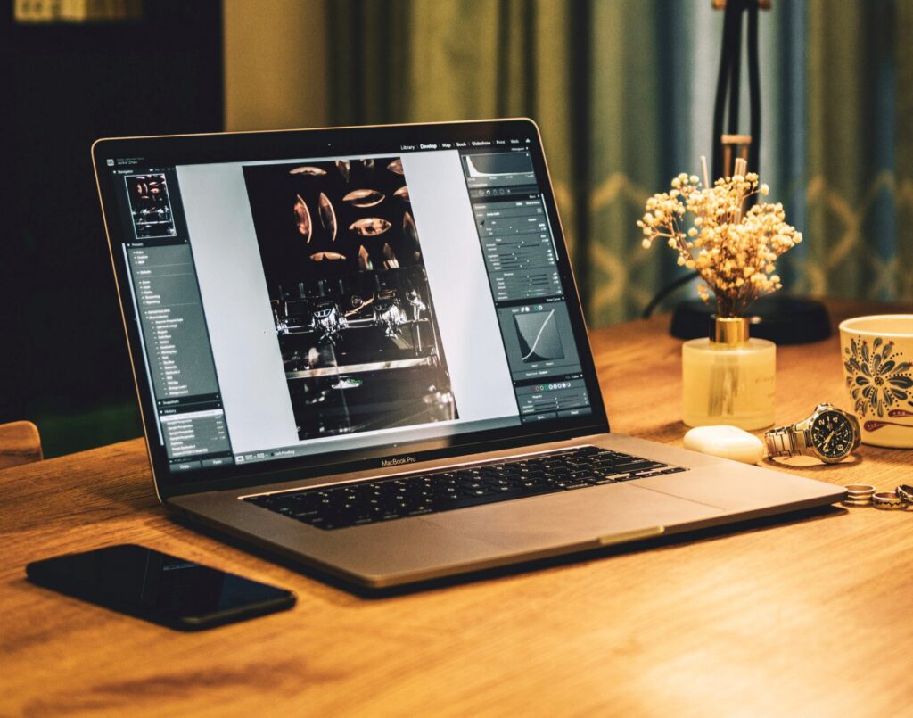 macOS 27 Mulai Siap Sentuh Layar, Petunjuk Terkuat MacBook Ultra Baru