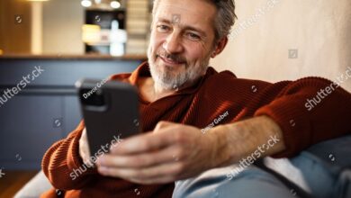 Smartphone Diduga Ikut Tekan Kelahiran, Studi Ini Ungkap Efek Tak Terduga