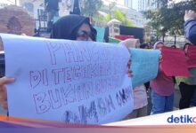 Ibu-Ibu Datang ke DPRD Jabar, Protes PCMB yang Dinilai Membingungkan Orang Tua