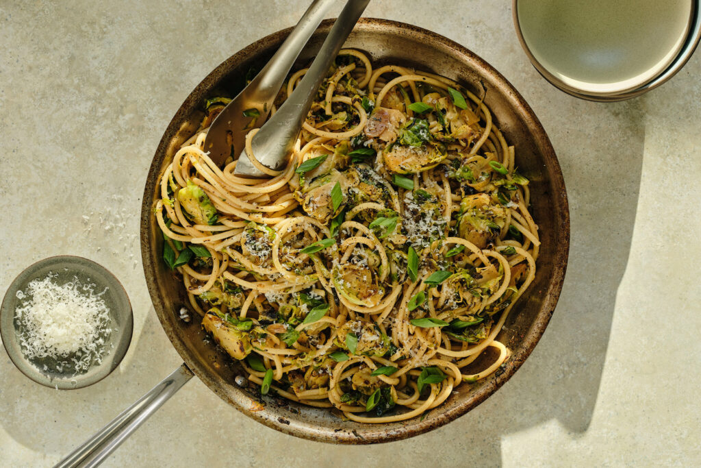 Buttered Noodles 10 Menit Ini Bikin Makan Malam Sederhana Terasa Lebih Mahal