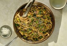 Buttered Noodles 10 Menit Ini Bikin Makan Malam Sederhana Terasa Lebih Mahal