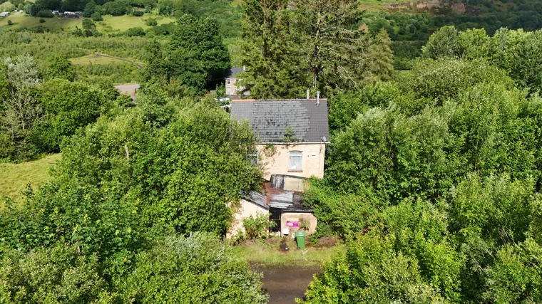 Rumah Terakhir Di Desa Tambang Wales Ini Lelang, Saksi Sunyi Komunitas Yang Hilang