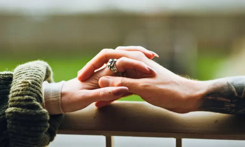 5 MBTI yang Paling Kuat Menjalani LDR, Kepercayaan Mereka Sulit Goyah