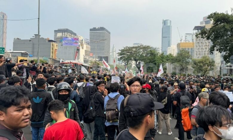 Bom Molotov Disita di Benhil, Dua Orang Ditangkap Saat Demo Mahasiswa Berlangsung