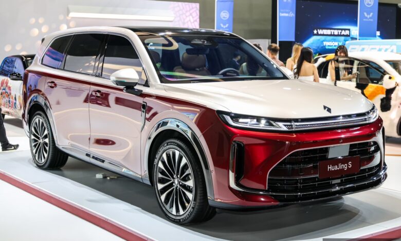 Wuling Huajing S Pamer Kabin Huawei dan Jarak Listrik 235 Km, Indonesia Menyusul?