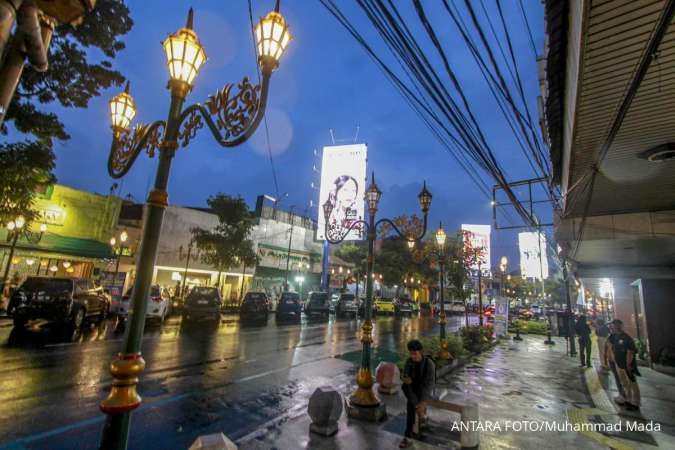 Hujan Ringan Menyapa Sejumlah Kota di Jatim, Ini Daerah yang Perlu Bersiap