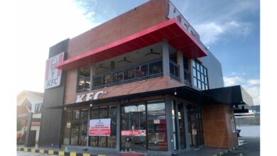 KFC Palu Dipasangi Spanduk Sanksi, Pajak Sudah Dipungut Tapi Telat Disetor Berulang Kali