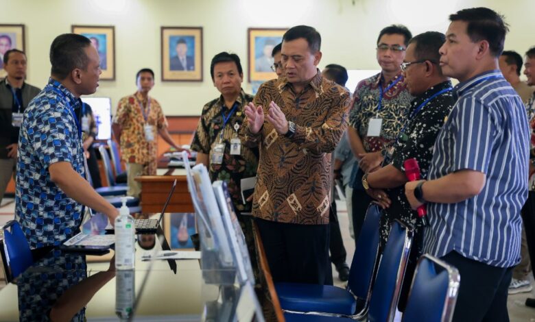 Ahmad Luthfi Tinjau SPMB Jateng, Tegaskan Tak Ada Titip-Menitip di Penerimaan Siswa Baru